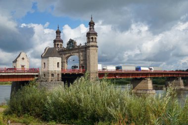  Kalininingrad bölgesi. Sovetsk (eski Tilsit). Kraliçe Louise Köprüsü.
