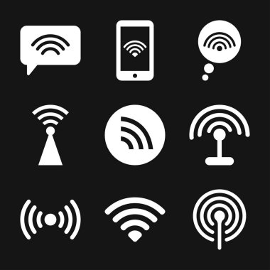 Karı simgesi. Bilgisayar ve ağ bağlantıları arkaplanda izole edilmiş sembol.