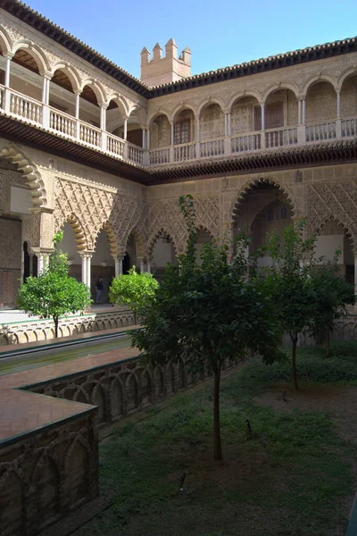 塞维利亚皇家阿尔卡扎尔的庭院 西班牙安达卢西亚 — 图库照片