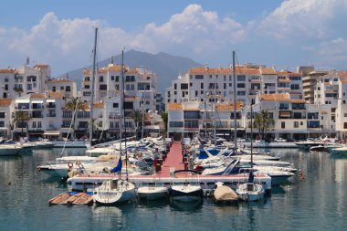 Puerto Banus ve Marbella (Endülüs, İspanya).