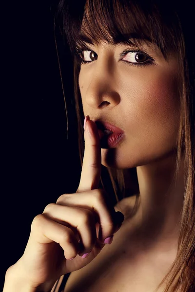 Beautiful Woman Gesturing Silence Dramatic Portrait Black Background Book Cover — Stock Photo, Image
