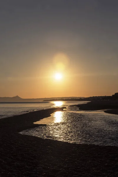 Verticale zonsopgang uitzicht op de zee kust van Kreta — Stockfoto