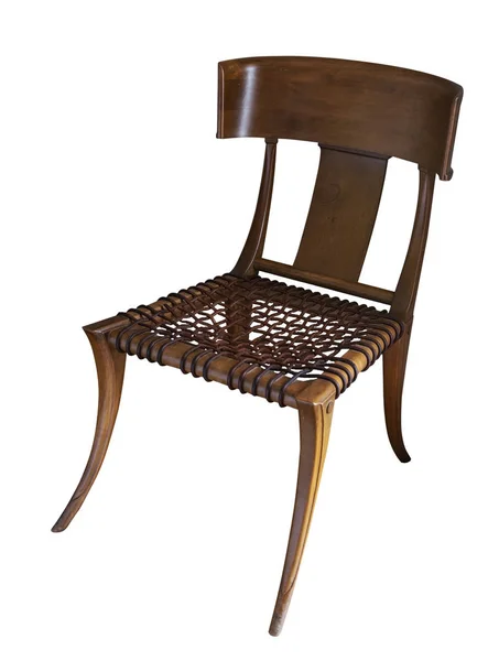 白で隔離された茶色のクルミの椅子 — ストック写真
