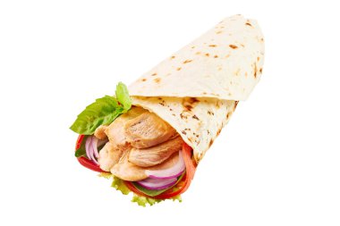 Tavuk dürümü, Shawarma ya da Doner beyaz arka planda izole edilmiş. Shawarma domatesi, kırmızı soğan, marul ve tavuk eti. Fast Food, tecrit
