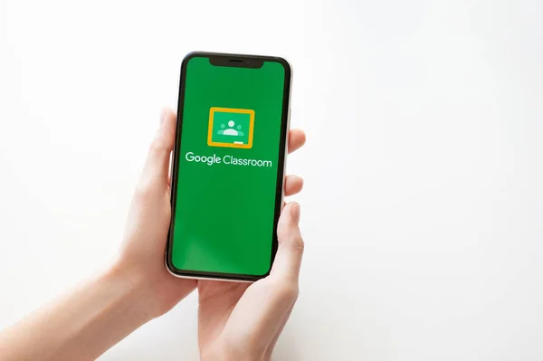 Moscow Russia April 2020 Google Classroom Application Logo Screen Iphone — Stock Photo, Image
