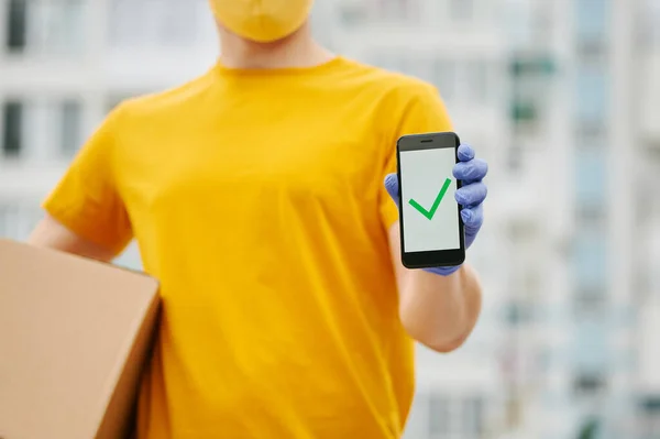 Delivery Man Employee Yellow Uniform Cap Shirt Face Mask Gloves — Stock Photo, Image