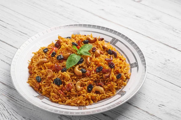 Vejetaryen kabsa. Ramazan yemeği. Kabsa geleneksel Suudi Arabistan mutfağıdır. Kabsa pilavlı, baharatlı, domatesli, fındıklı ve kuru üzümlü yemek yapar. Boşluğu kopyala