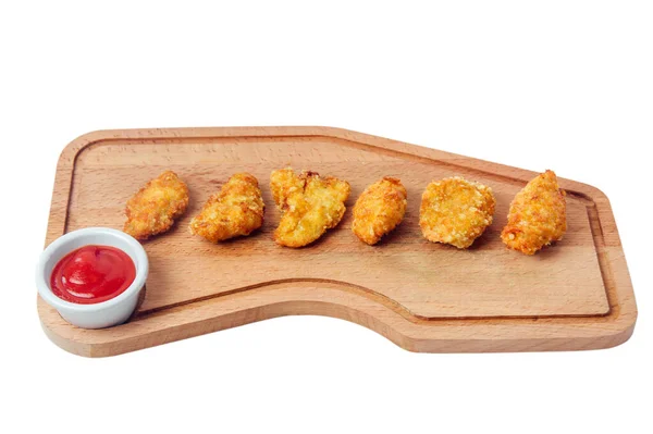 Kyckling Nuggets Ketchup Skärbräda Isolerad Vit Bakgrund Snabbmat — Stockfoto