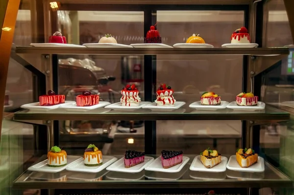 Manu Little Colorful Cakes Showcase Shop Sale — Stock Photo, Image