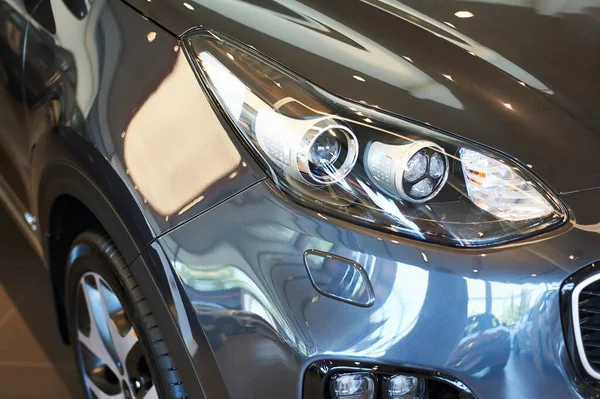 Automobile Headlights New Modern Car Showroom Closeup — Stok fotoğraf