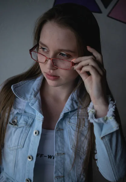 Pretty Young Model Blue Eyes Using Glasses — Stock Photo, Image