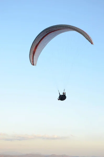 Paragliden Bij Zonsondergang Topo Mundo Vertaald Naar Top World Minas — Stockfoto