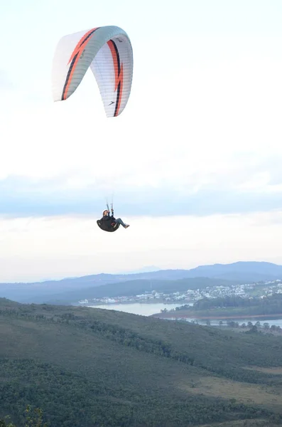 Paragliden Bij Zonsondergang Topo Mundo Vertaald Naar Top World Minas — Stockfoto