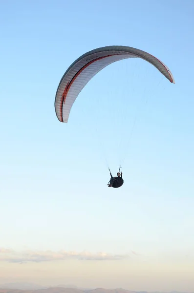 Topo Mundo Gün Batımında Paragliding Dünyanın Tepesine Tercüme Minas Gerais Telifsiz Stok Imajlar