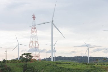 Rüzgar Enerjisi. Rüzgar türbinleri, Winmill Tayland. (Film Filtresi)