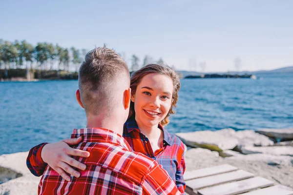 Historia de amor en un lago — Foto de Stock