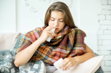 hasta genç kız evde vakit ateşle