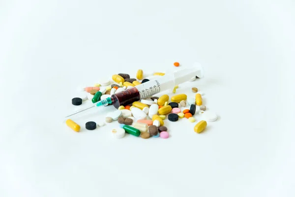 Farklı ilaçlar, haplar, haplar. İlaç ilaç hapları. — Stok fotoğraf