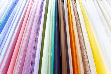 Kumaş ve tekstil bir dükkan ya da mağaza rulo