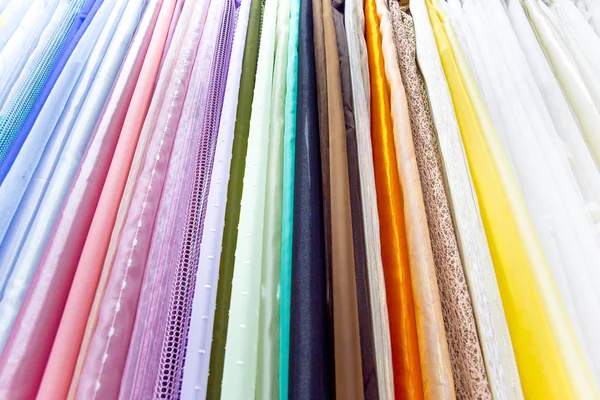 Kumaş ve tekstil bir dükkan ya da mağaza rulo