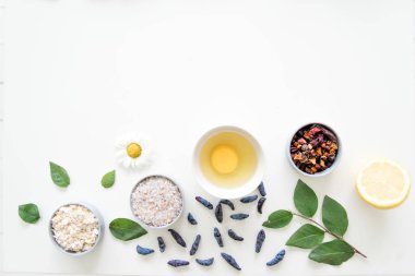 Taze otlar, meyve ve esansiyel yağı cilt bakımı için