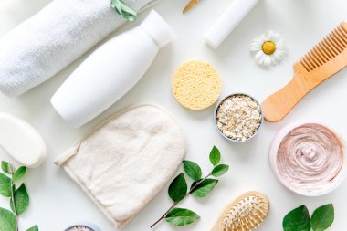 Taze otlar, meyve ve esansiyel yağı cilt bakımı için