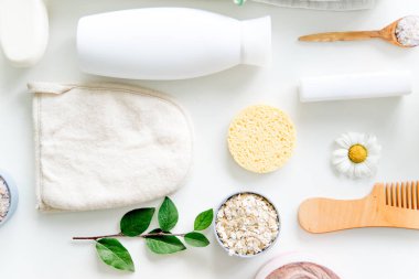 Taze otlar, meyve ve esansiyel yağı cilt bakımı için