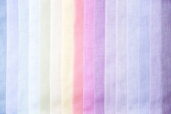Rolos de tecido e têxteis em uma loja ou loja — Fotografia de Stock