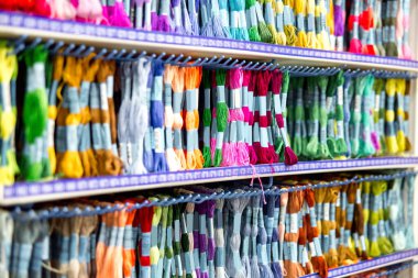 Kumaş ve tekstil bir dükkan ya da mağaza rulo