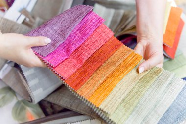 Kumaş ve tekstil bir dükkan ya da mağaza rulo