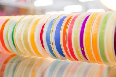 Kumaş ve tekstil bir dükkan ya da mağaza rulo