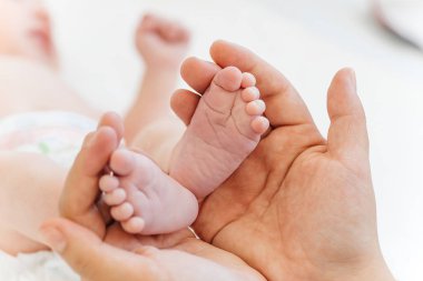 yaşamın ilk ay üzerinde şirin yeni doğan bebek