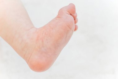 yaşamın ilk ay üzerinde şirin yeni doğan bebek