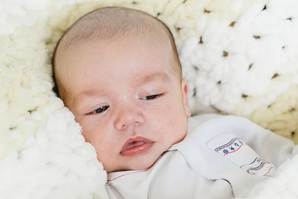 Carino neonato nei primi mesi di vita — Foto Stock