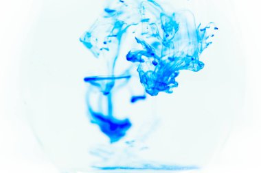 bir damla su dökme boya