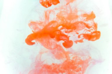 bir damla su dökme boya