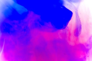 bir damla su dökme boya