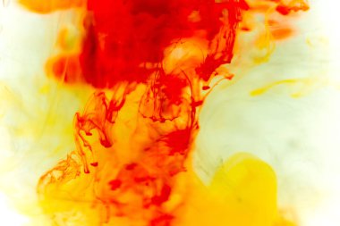 bir damla su dökme boya