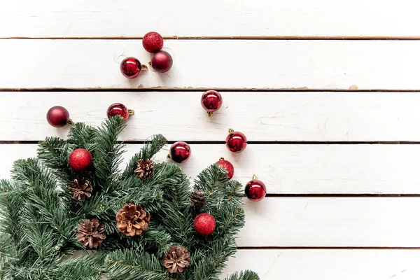 Cadeaux de Noël et boîtes sur fond en bois — Photo