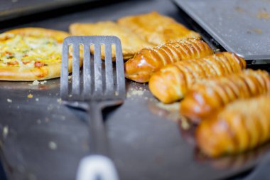 modern bir fırın pasta çeşitleri
