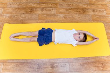 pratik yoga, evde küçük bir çocuk