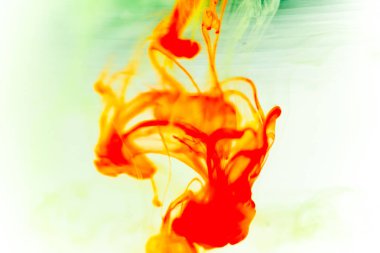 bir damla su dökme boya