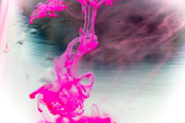 bir damla su dökme boya