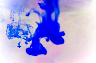 bir damla su dökme boya