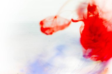 bir damla su dökme boya