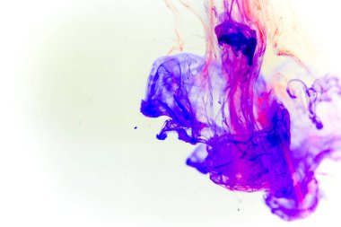 bir damla su dökme boya