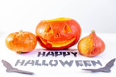 Cadılar Bayramı tatil kavramı. Turuncu kabak yapılan kompozisyon