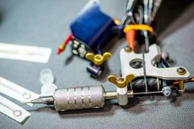 dövme donatım makine ve renkli mürekkep bir atölye