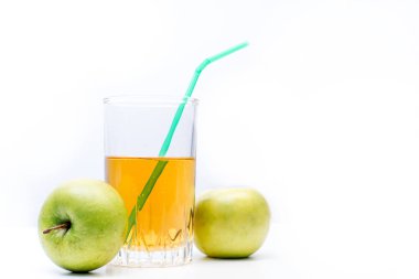 farklı meyve ve meyve suyu ya da iki yüzlü bir cam