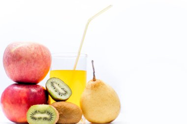 farklı meyve ve meyve suyu ya da iki yüzlü bir cam